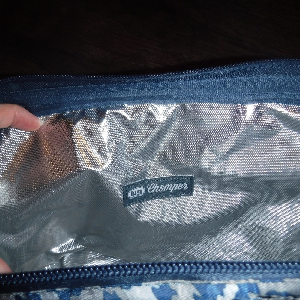 Lug Chomper Insulated Lunch Tote. Leopard Navy. EUC - Picture 8 of 9